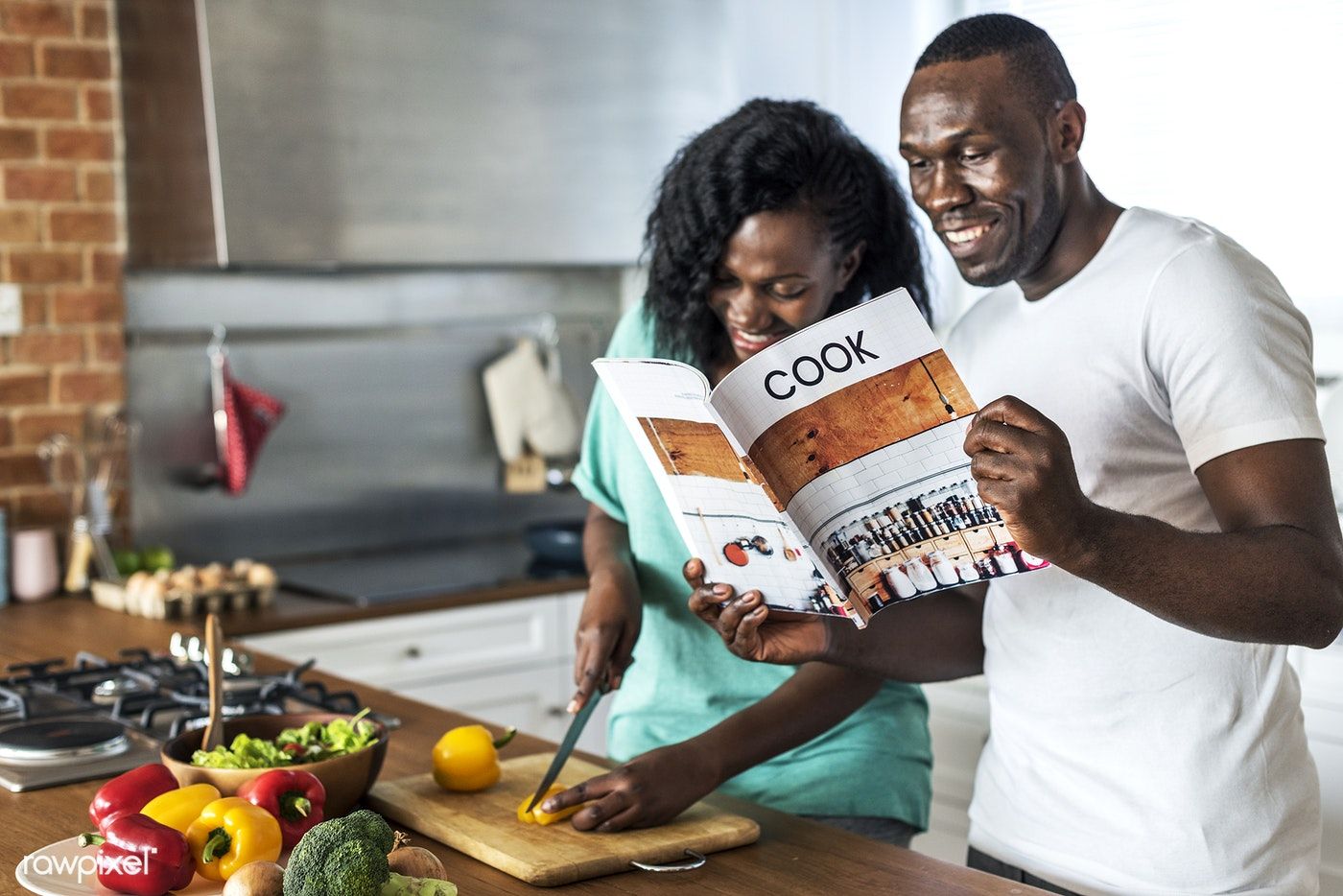 “Love in the Kitchen: Strengthening Relationships Through Cooking Together”