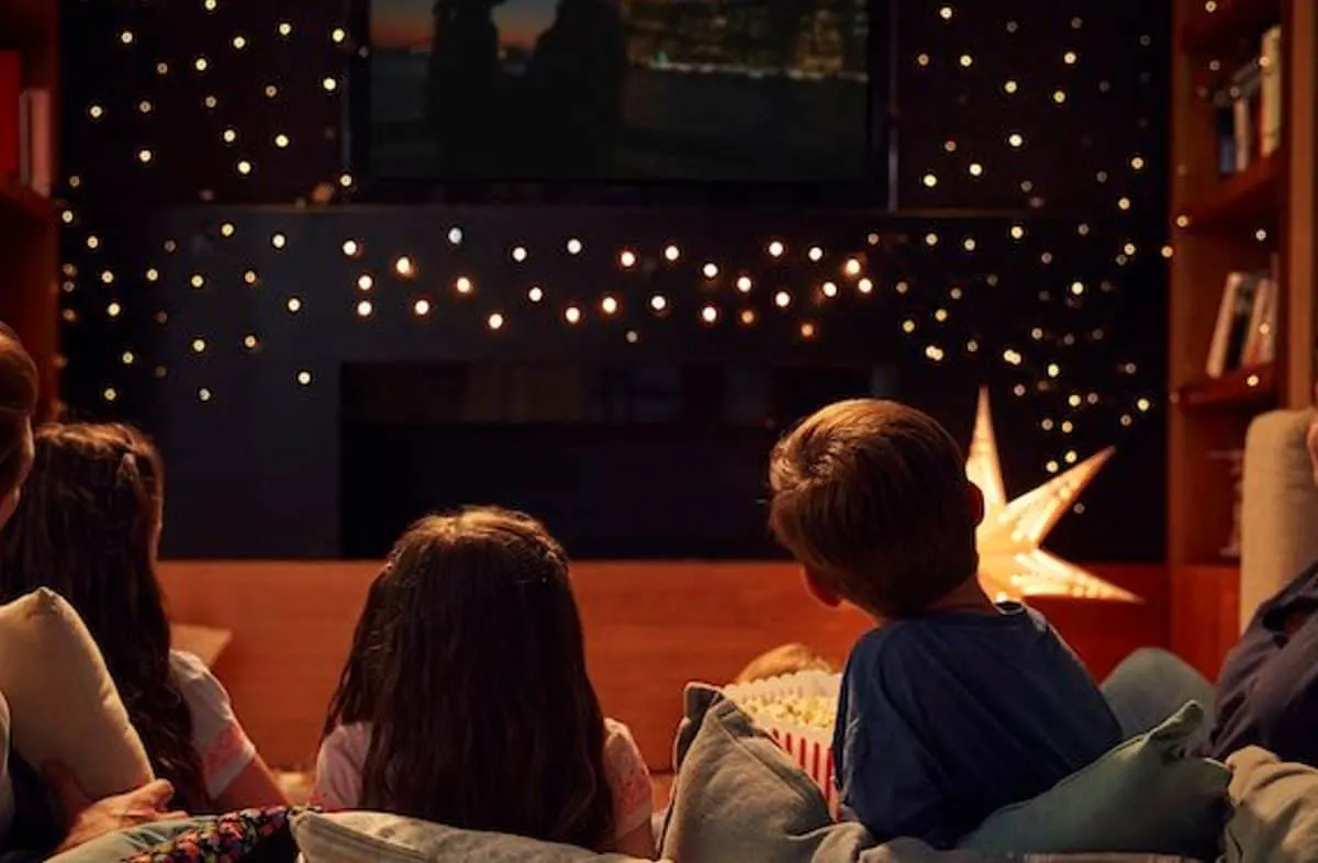 “Cinematic Escapes: Transforming Your Living Room into a Movie Night Haven”