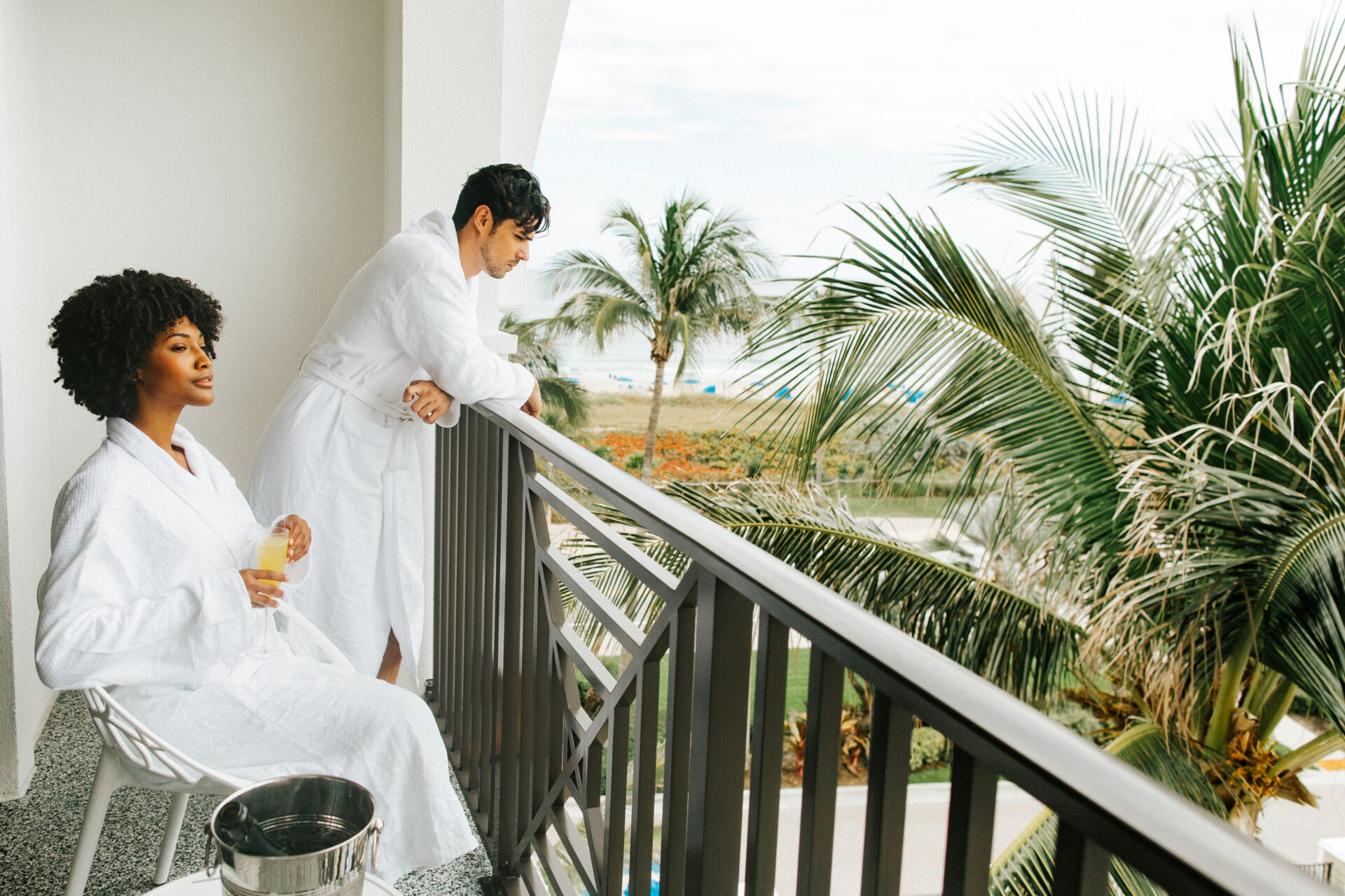 “Healing Hands, Loving Hearts: Couples Spa Experiences”