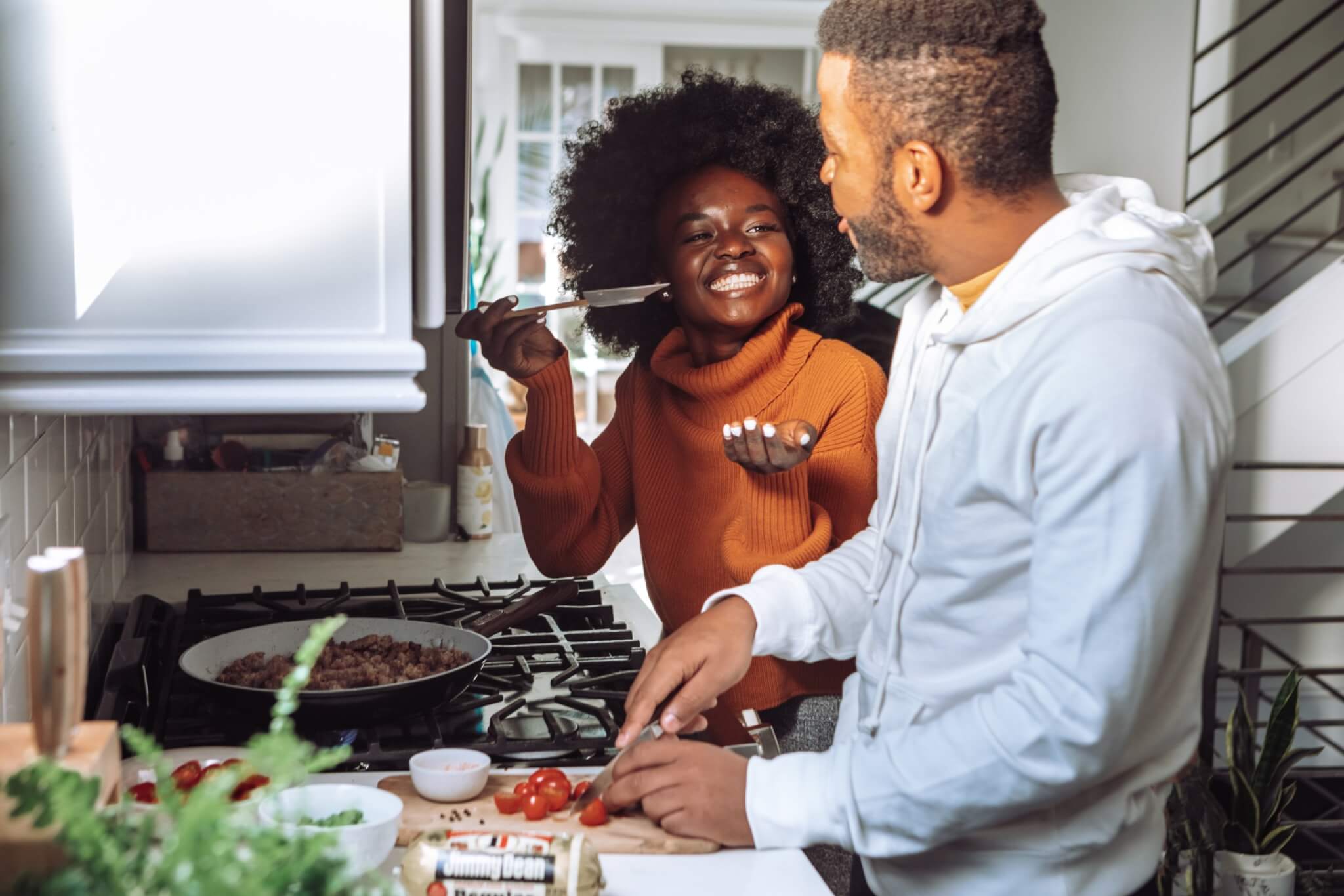 “Food, Fun, and Romance: Elevating Date Nights with Cooking Together”